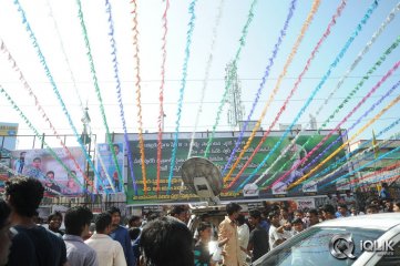 Yevadu Hungama at Sandhya Theatre